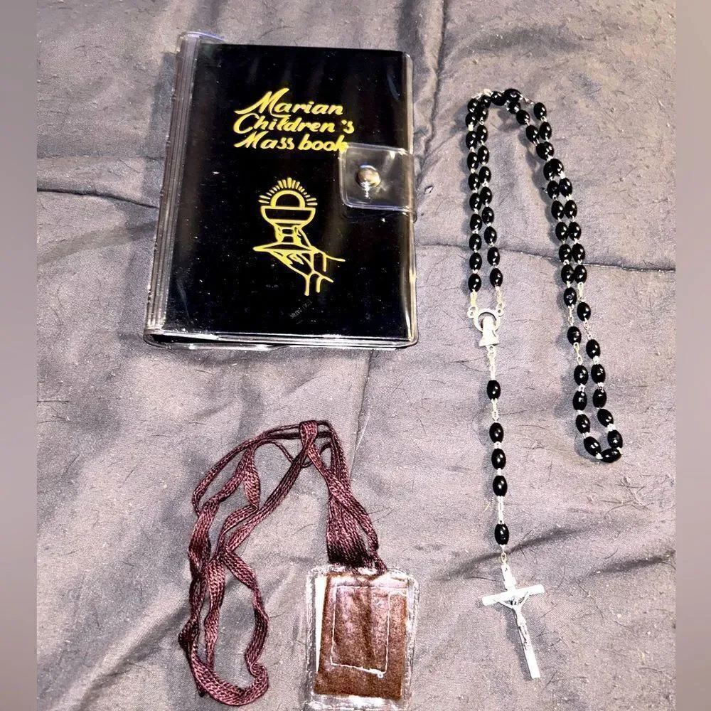 NWT Marian’s children’s mass book with rosary